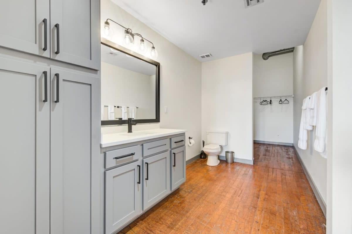2Br 2Ba Spacious Historic Loft With Gym By Envitae Kansas City Exterior photo