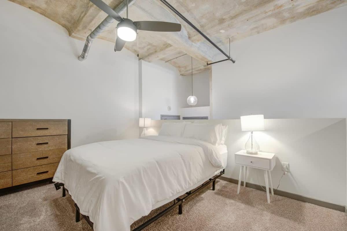 2Br 2Ba Spacious Historic Loft With Gym By Envitae Kansas City Exterior photo