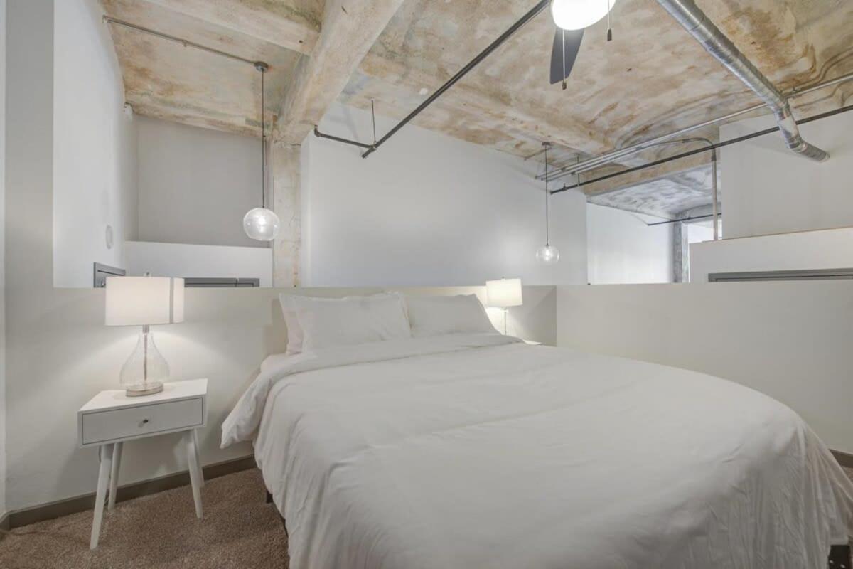 2Br 2Ba Spacious Historic Loft With Gym By Envitae Kansas City Exterior photo